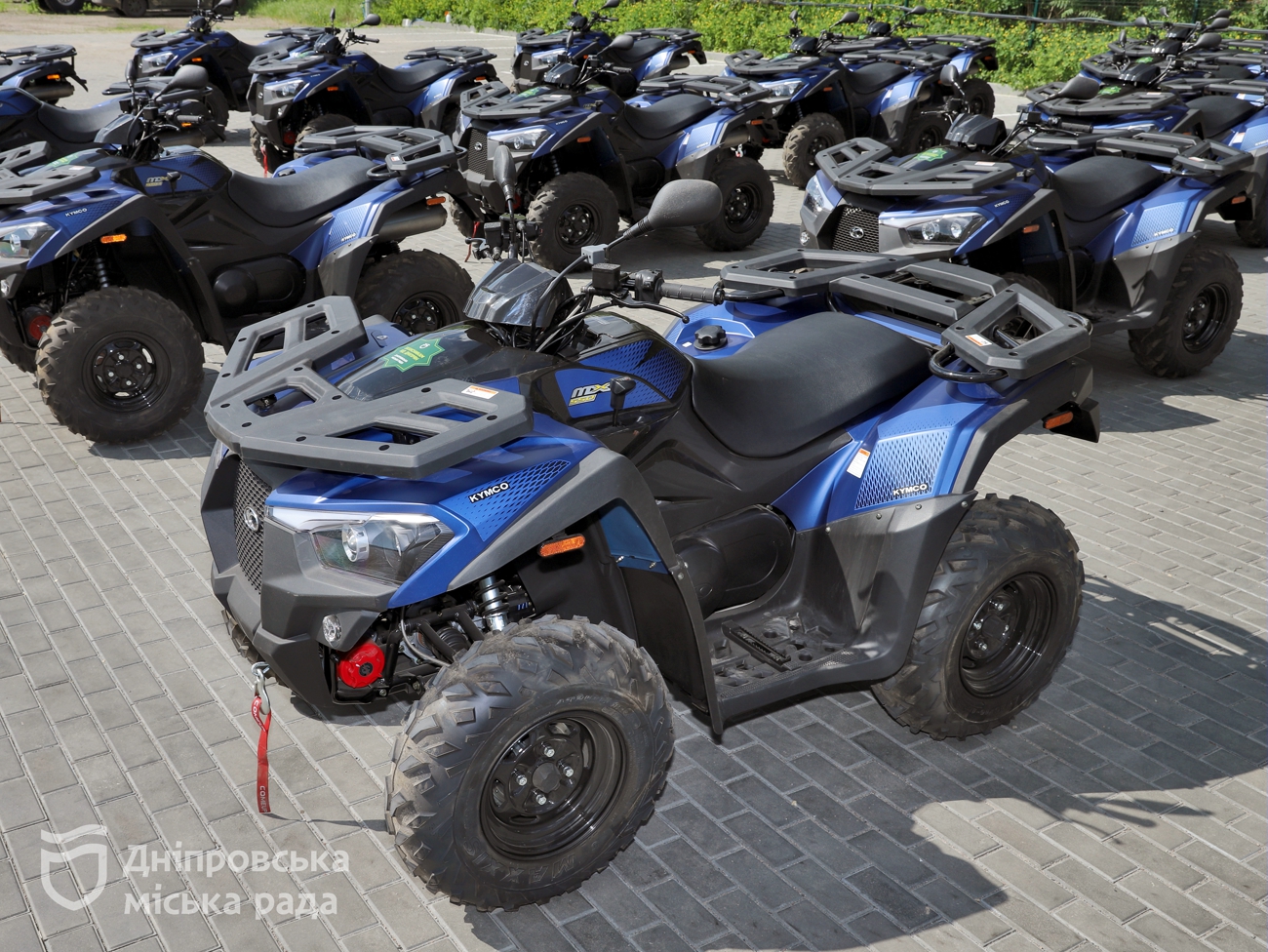 Дніпро надав Силам оборони чергову партію FPV-дронів і квадроциклів