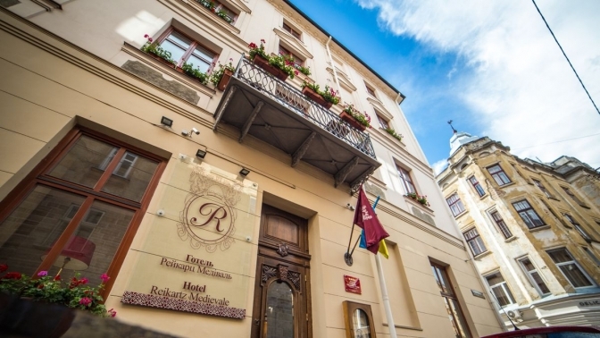 Этими львовскими гостиницами владеют бывшие граждане России. Запомните эти названия