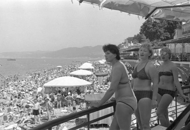 Давай взятку за путевки, либо отдыхай &quot;дикарем&quot;. Какими на самом деле были отпуска в СССР