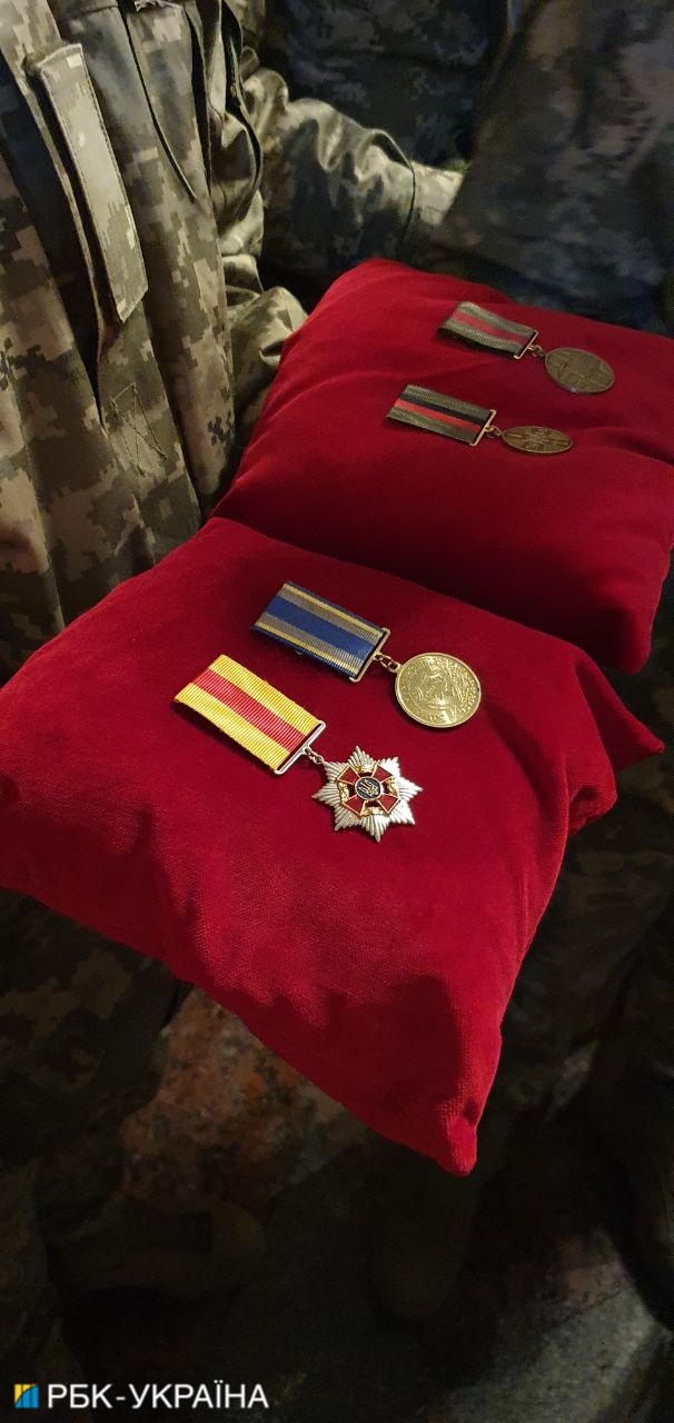 В Киеве прощаются с погибшим поэтом Максимом Кривцовым: трогательные фото