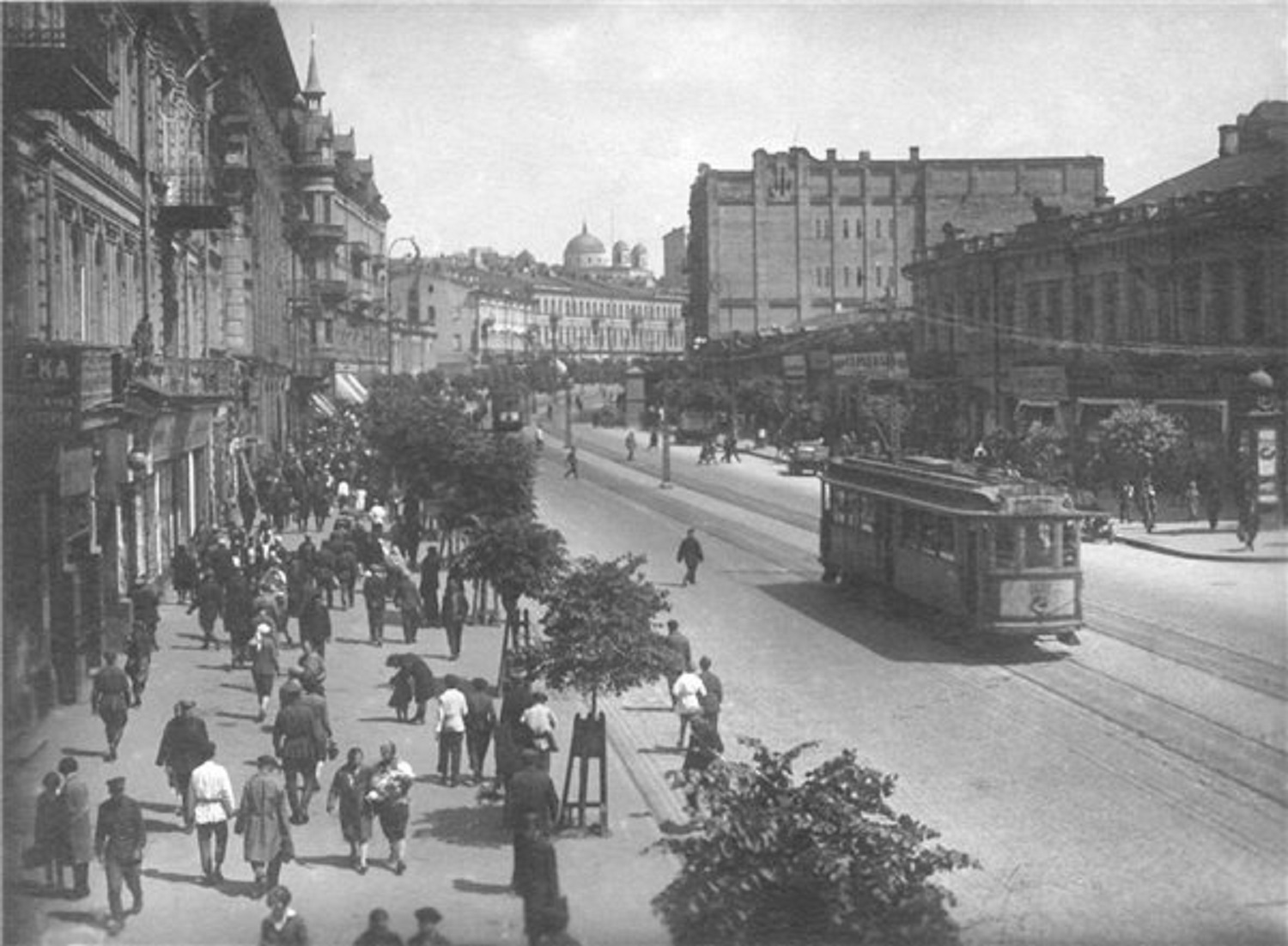 Як виглядав Хрещатик, поки ще не було каштанів: маловідомі архівні фото