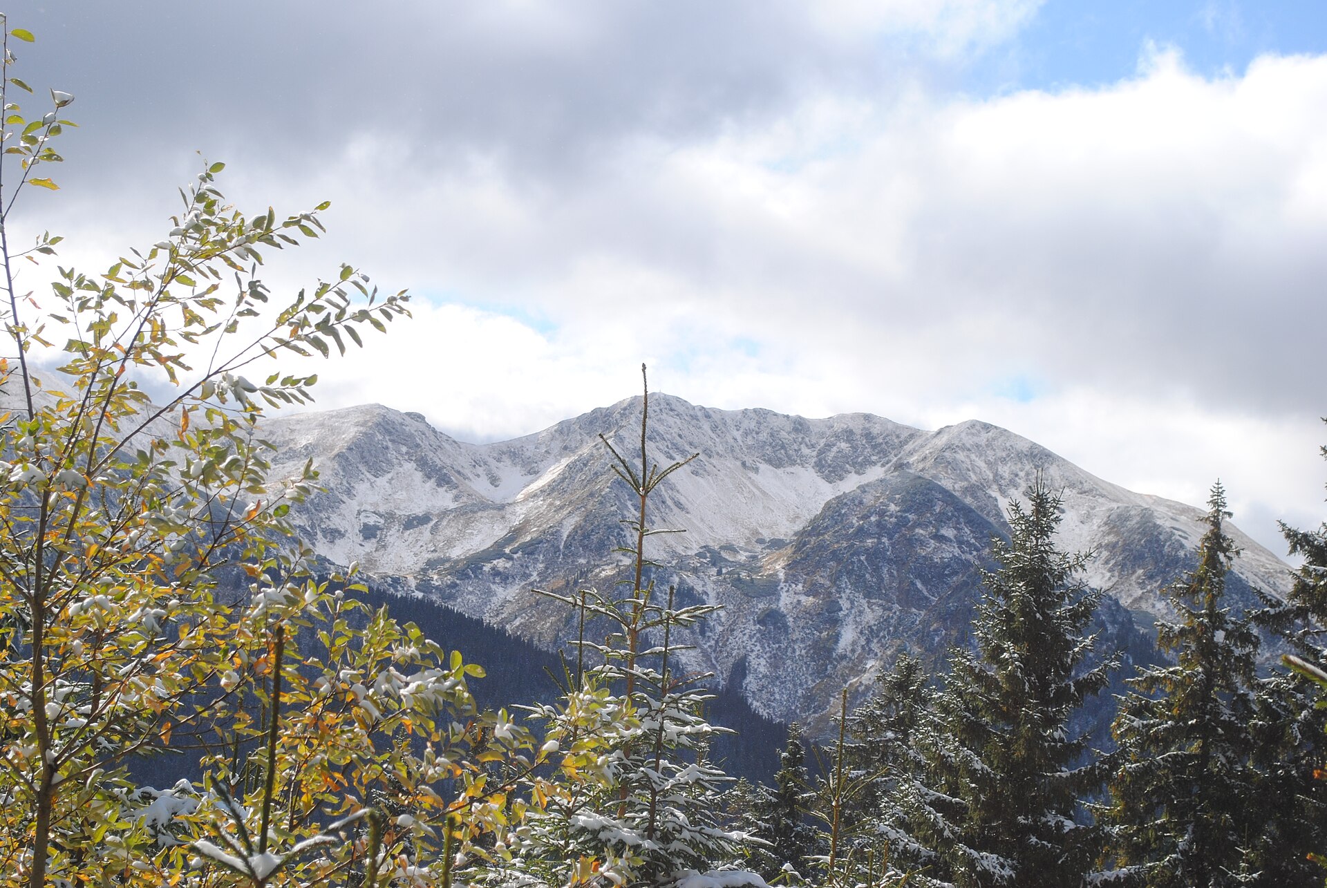 Ukraine's Carpathians: 5 breathtaking places that will make you love the mountains