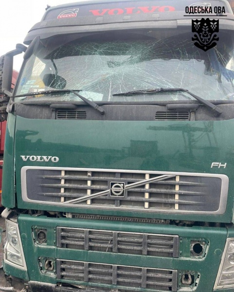 Russia strikes ports in Ukraine's Odesa region, leaving one person dead