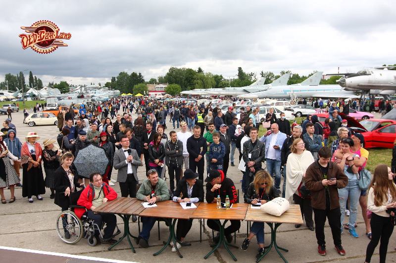 ЛАЗ наших олімпійців і кабріолет "Таврія": на OldCarLand покажуть перші українські авто