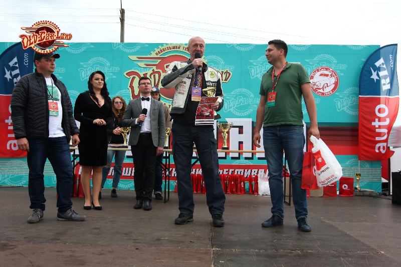 ЛАЗ наших олимпийцев и кабриолет "Таврия": на OldCarLand покажут первые украинские авто