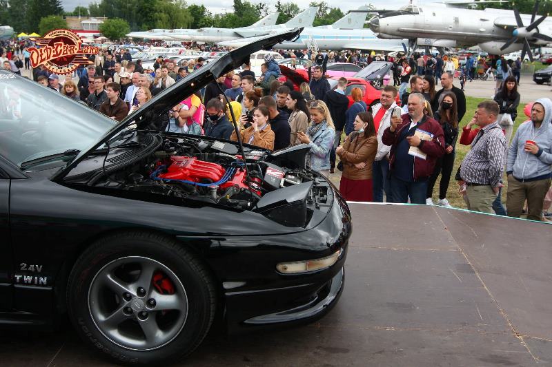 ЛАЗ наших олимпийцев и кабриолет "Таврия": на OldCarLand покажут первые украинские авто