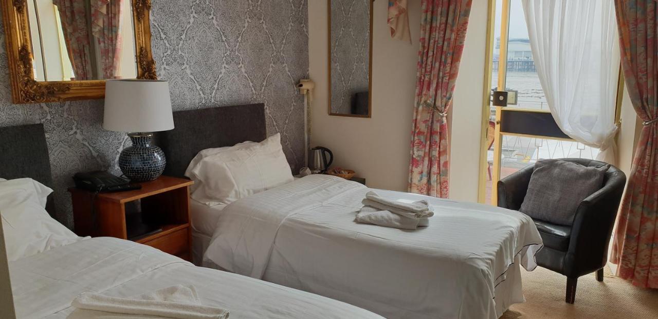 Отель в Британии прекратил принимать туристов ради украинцев. В каких условиях они будут жить