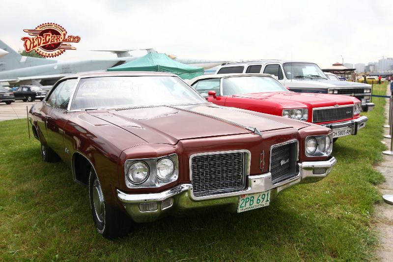 ЛАЗ наших олимпийцев и кабриолет "Таврия": на OldCarLand покажут первые украинские авто