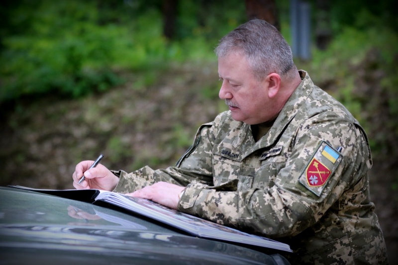 Ukraine turns Belarus border into fortified zone, readies to repel threats