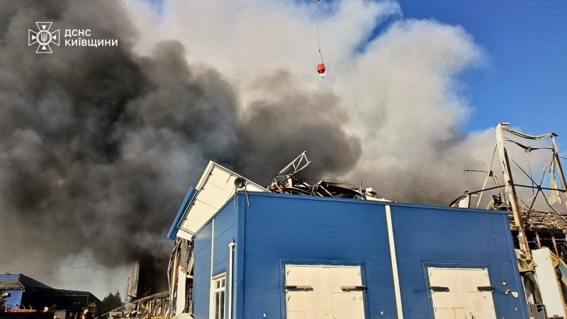 Helicopters battled 10,000 square meters fire near Kyiv caused by another Russian strike