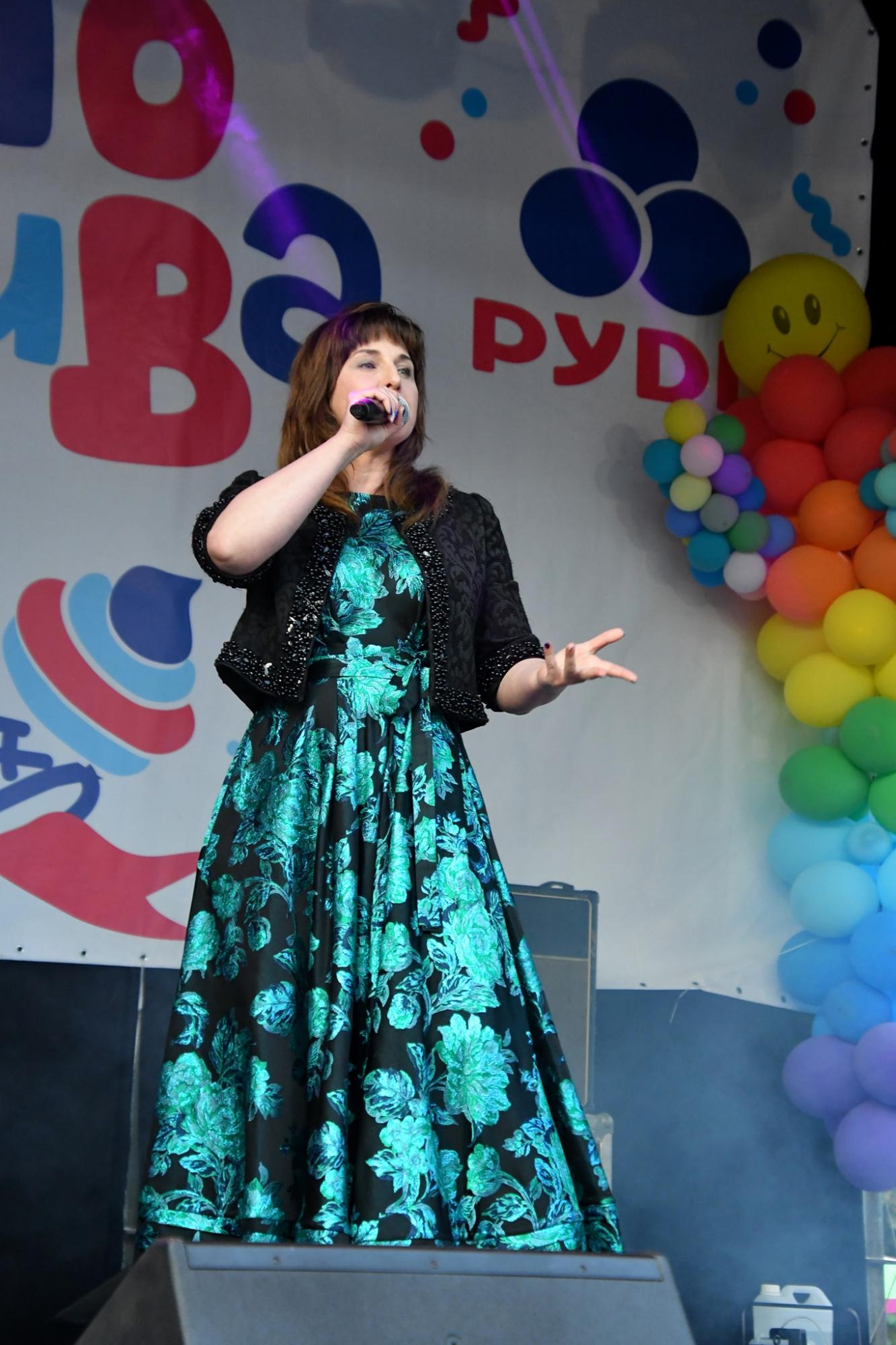 Как сейчас выглядит Ирина Шинкарук - дочь знаменитого композитора и барда Владимира Шинкарука (фото)