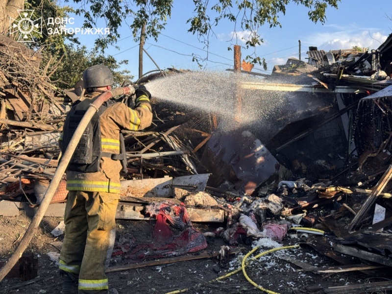 Russia bombs residential areas in Zaporizhzhia of Ukraine, killing and injuring civilians