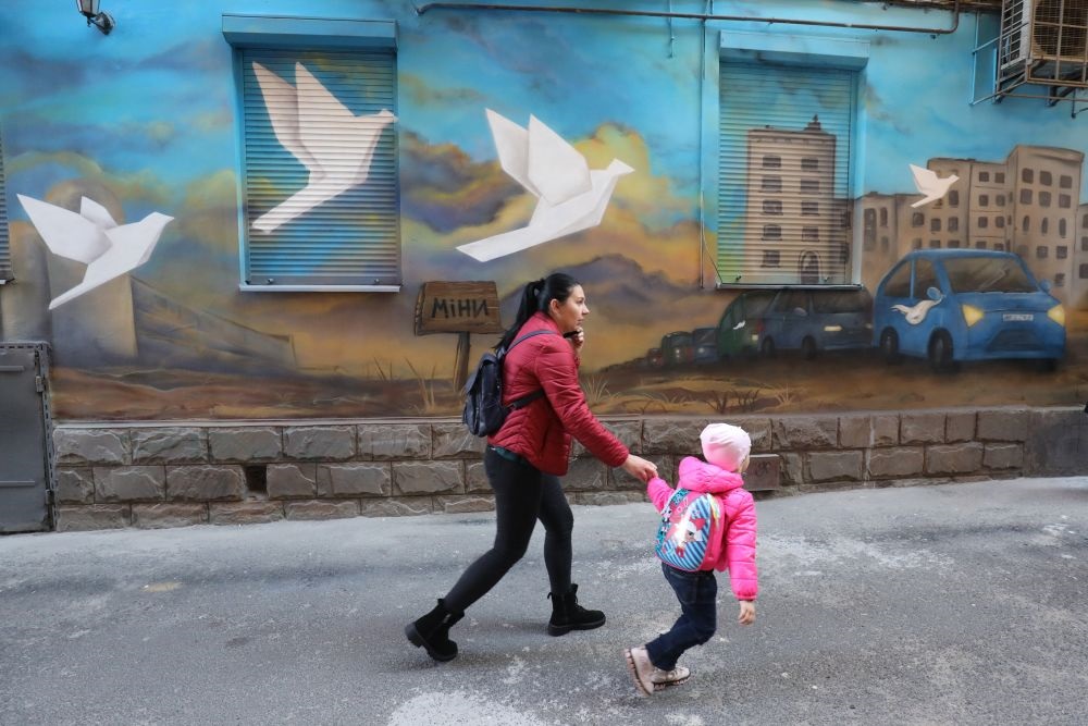 &quot;Дорога додому&quot;: у Львові з'явився 30-метровий мурал про місто-герой Маріуполь (фото)