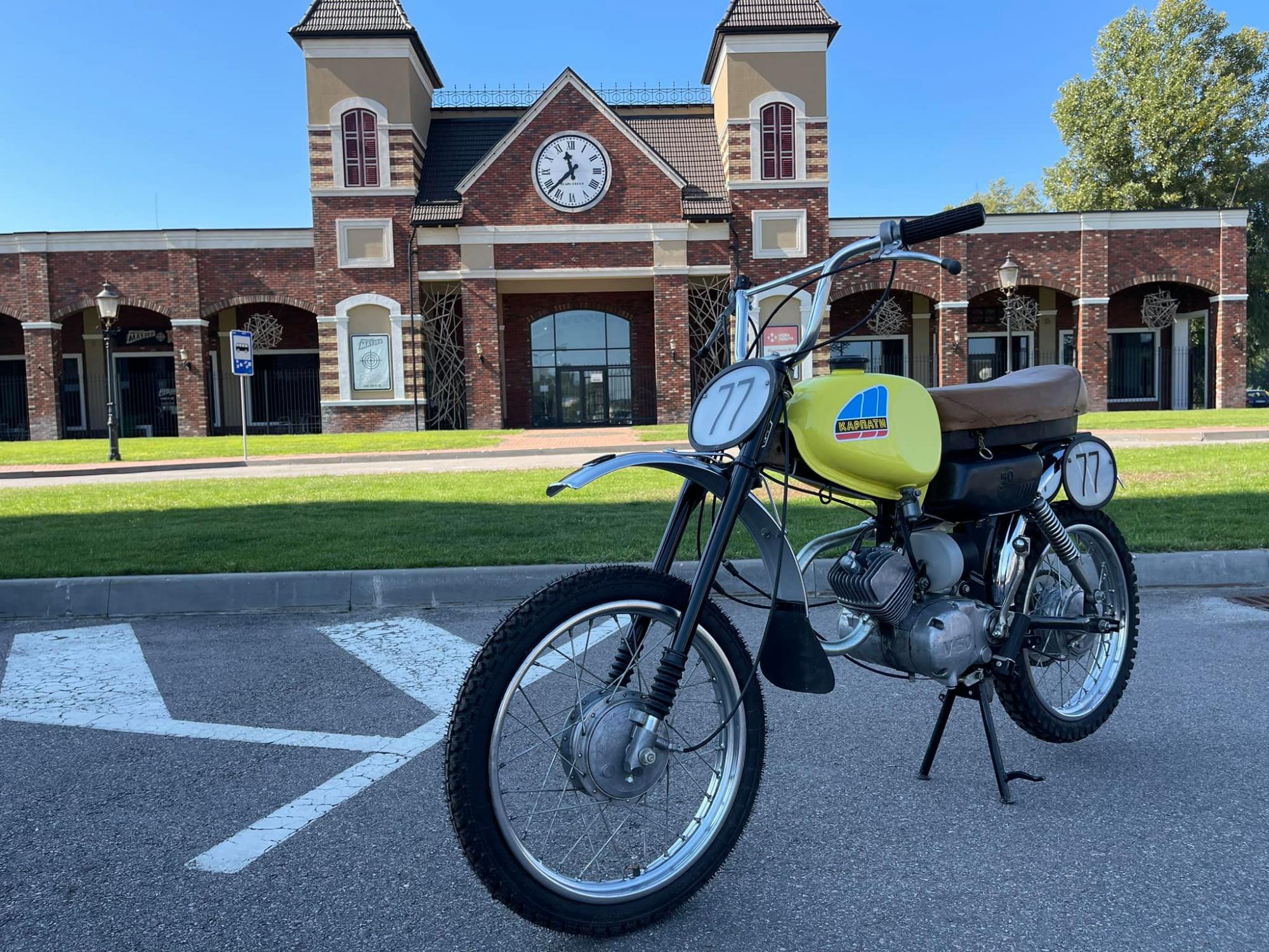 В Україні відновили рідкісний мопед "Карпати-крос": у продажу майже не було