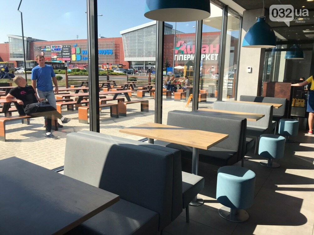 А ви знали, що в чотирьох українських селах є McDonald's? Дивіться, як вони виглядають (фото)