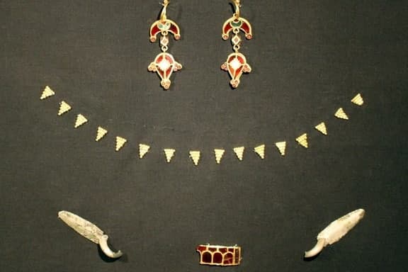 Как выглядит возвращенное Украине "Скифское золото", о котором все говорят