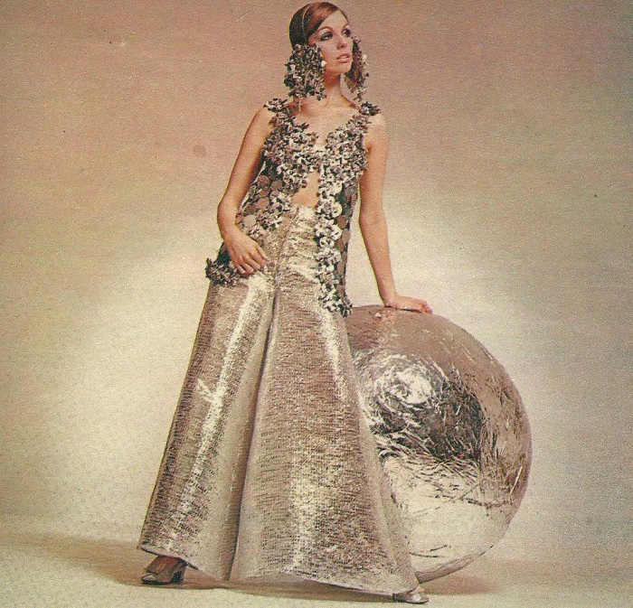 Умер гений моды Пако Рабан: смотрите фото революционных творений кутюрье