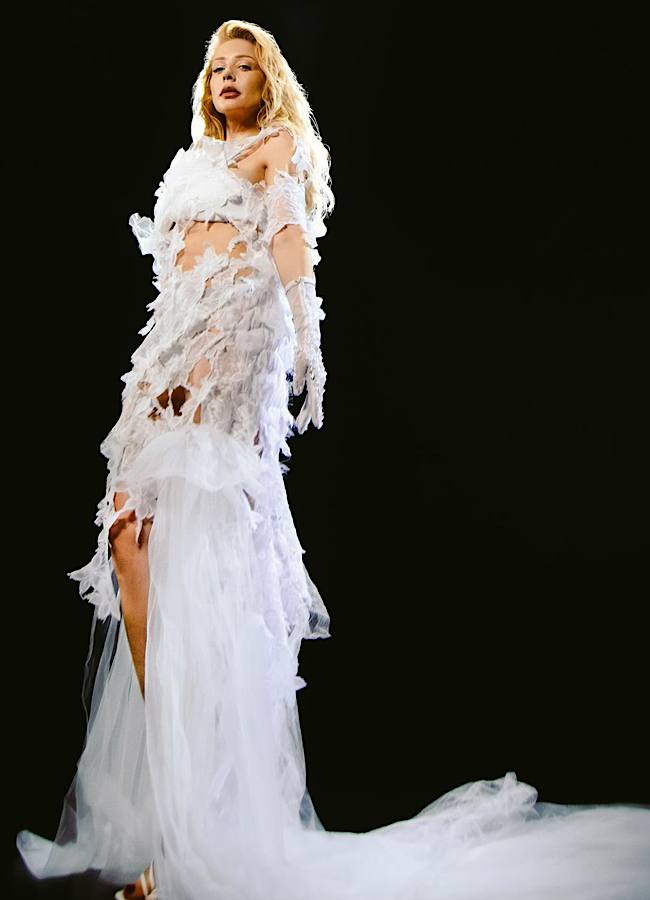 Лосины из масс-маркета и водолазка от Кардашьян: Николас Карма рассекретил стоимость лука Тины Кароль