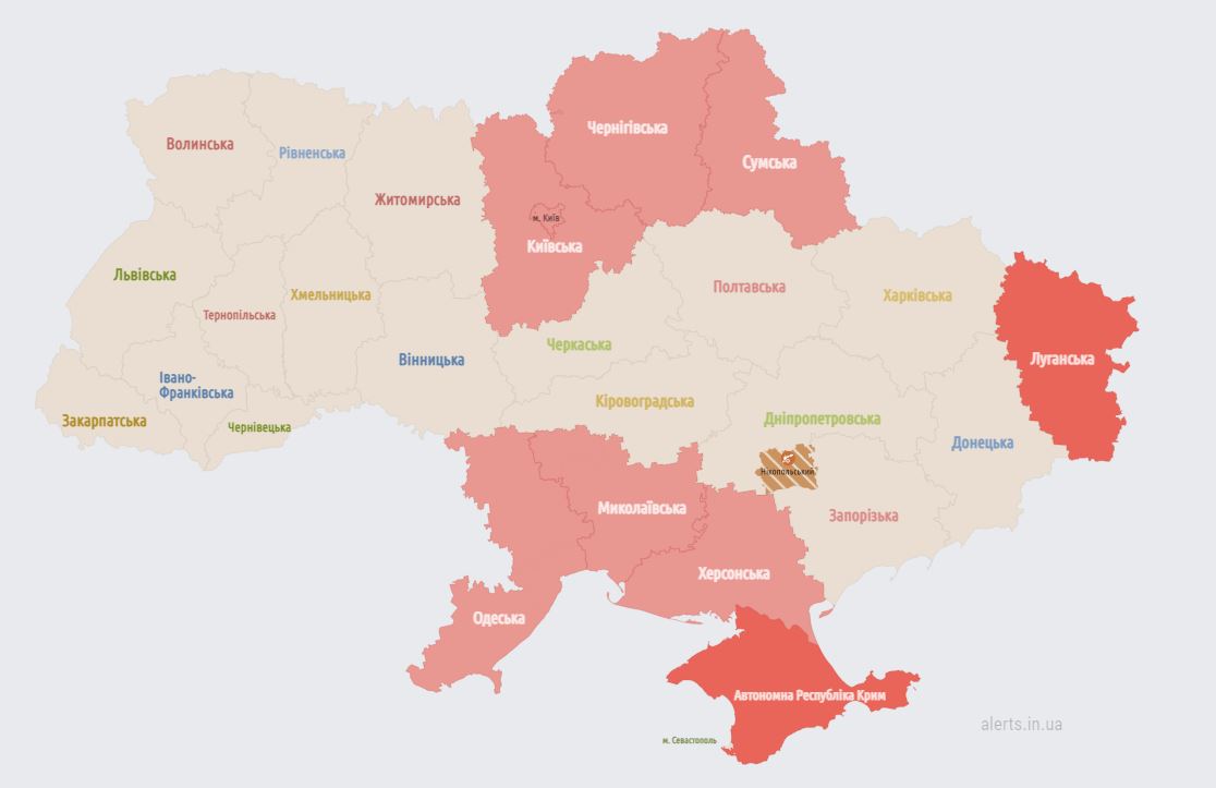 У Києві та низці областей оголосили повітряну тривогу. РФ підняла у повітря авіацію