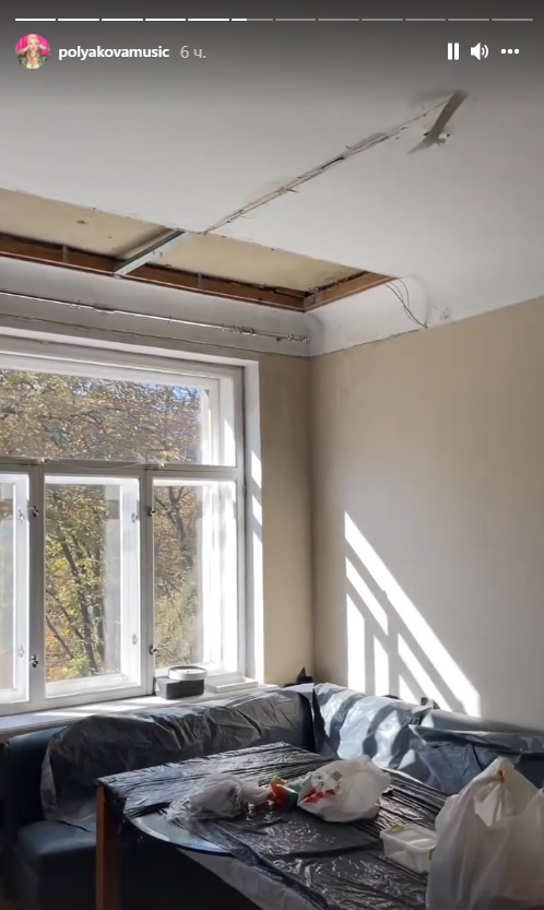 Полякова ремонтирует крышу себе и соседям за свой счет: &quot;все прогнило&quot;