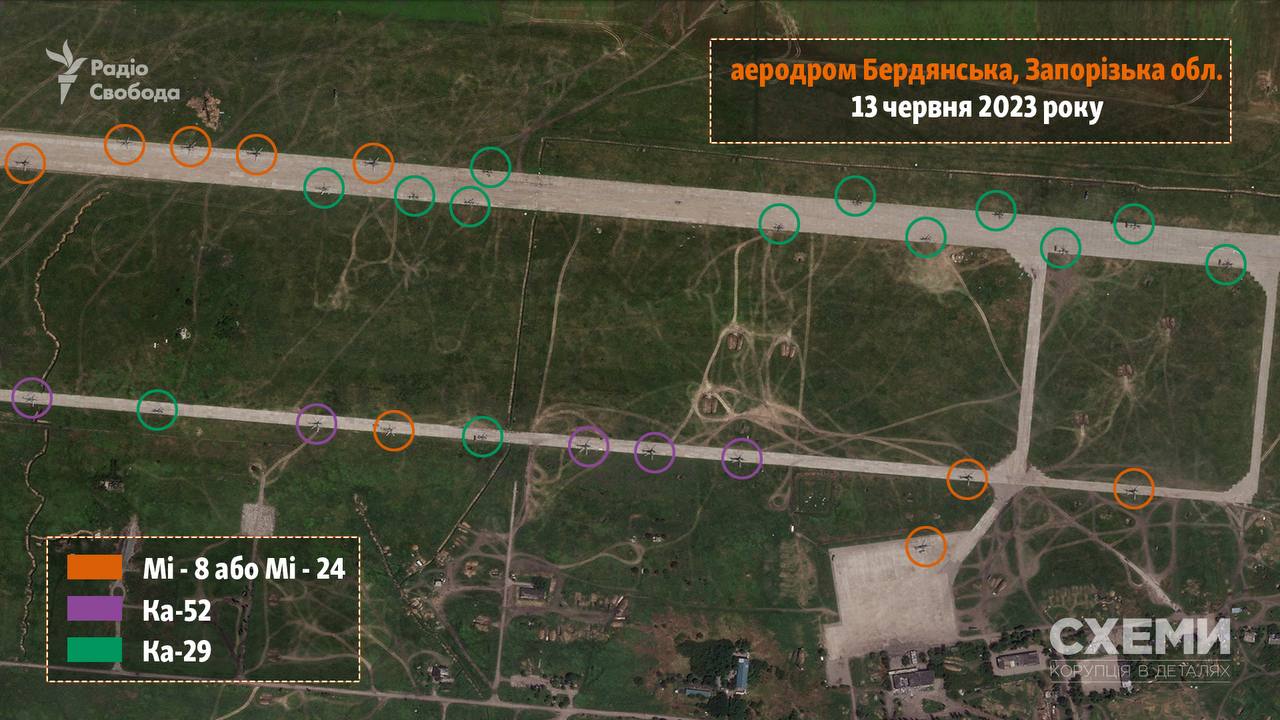 РФ перебросила на аэродром Бердянска 20 вертолетов (спутниковые снимки)