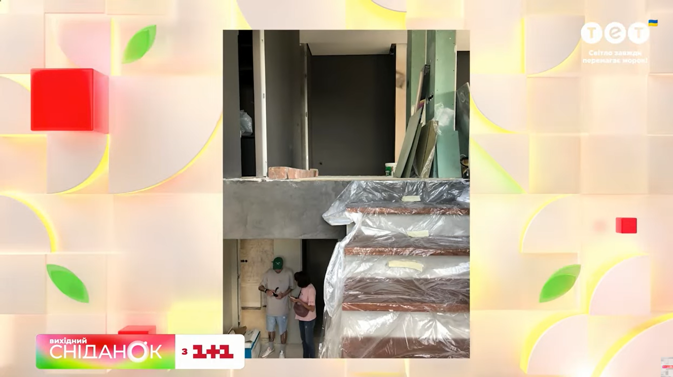 &quot;Мені цього вистачає&quot;: Позитив вперше показав свій двоповерховий будинок, де два роки триває ремонт