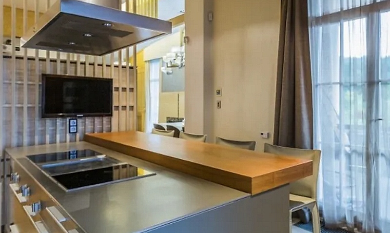 Як виглядає найдорожча квартира Печерська з джакузі та барбекю на терасі