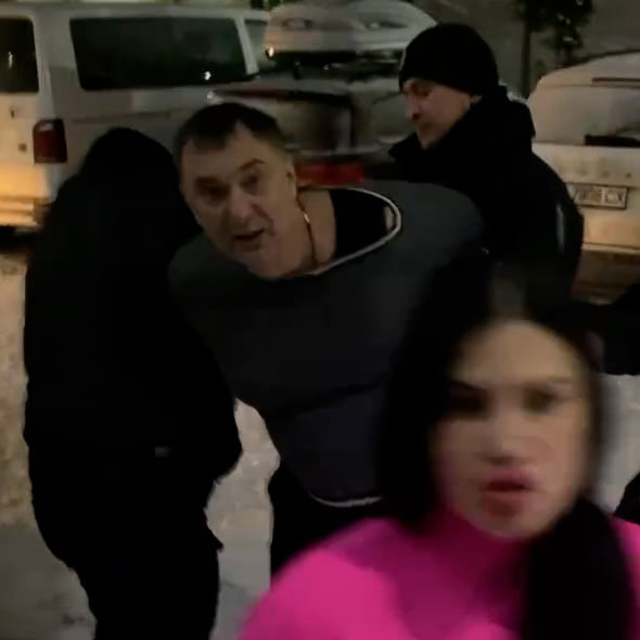 У Буковелі неадеквати влаштували стрілянину біля готелю і погрожували туристам: "копи" їх не затримали