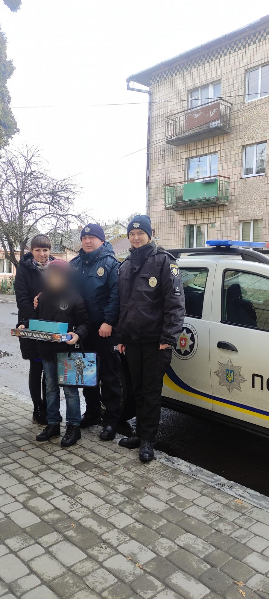 Під Рівним мати 5 місяців тримала сина зачиненим в кімнаті без вікон: на ніч ставила відро