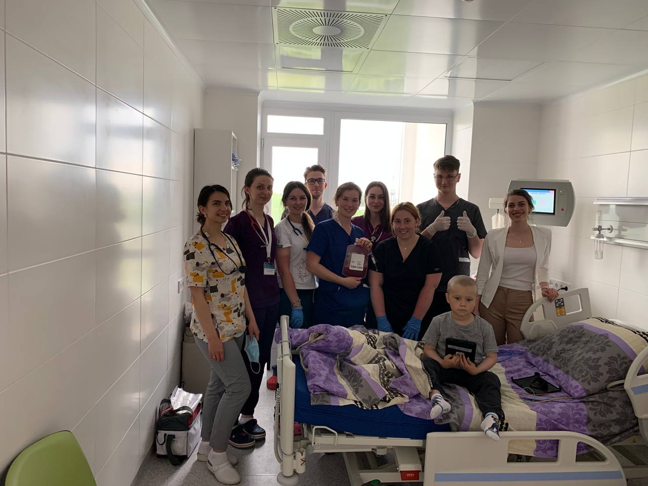 Львовские врачи раскрыли детали первой уникальной операции: &quot;маленький герой совсем не боялся&quot;