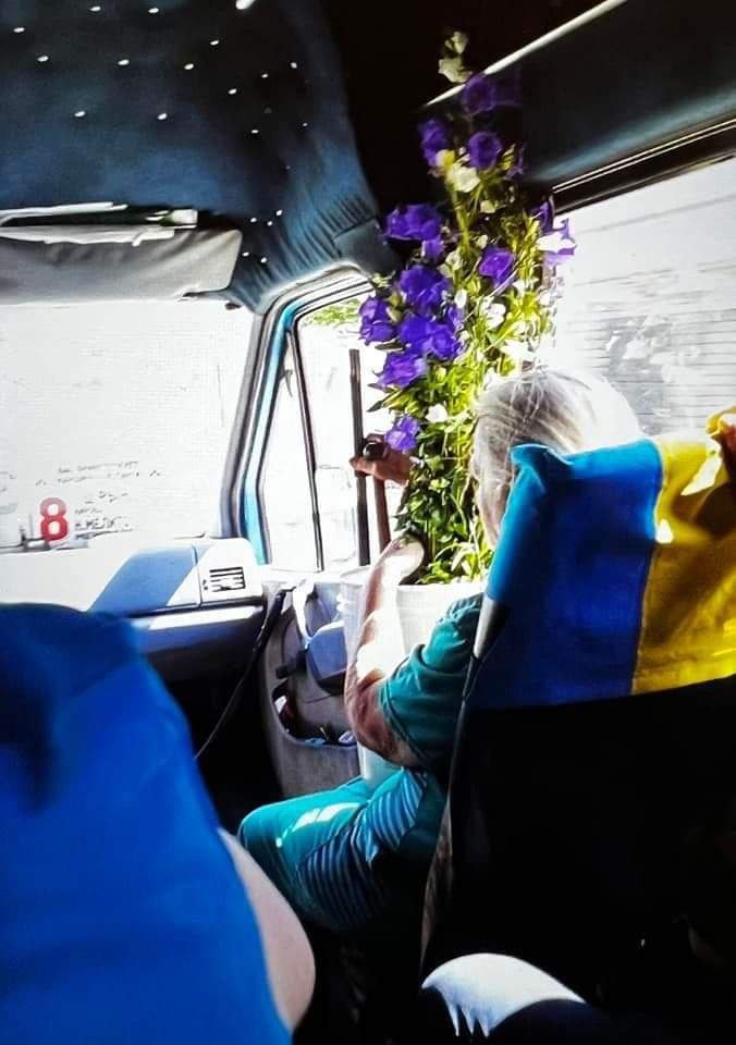 В окупованому Мелітополі їздить патріотична маршрутка: яскраві фото