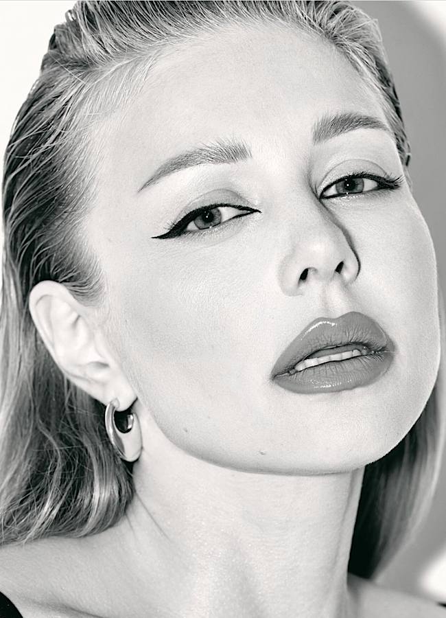 Наряд на фотосессию за 25 тысяч: какие вещи в гардеробе Кароль стоят так дорого