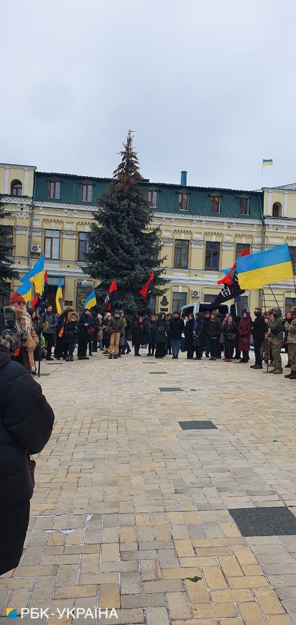 В Киеве прощаются с погибшим поэтом Максимом Кривцовым: трогательные фото