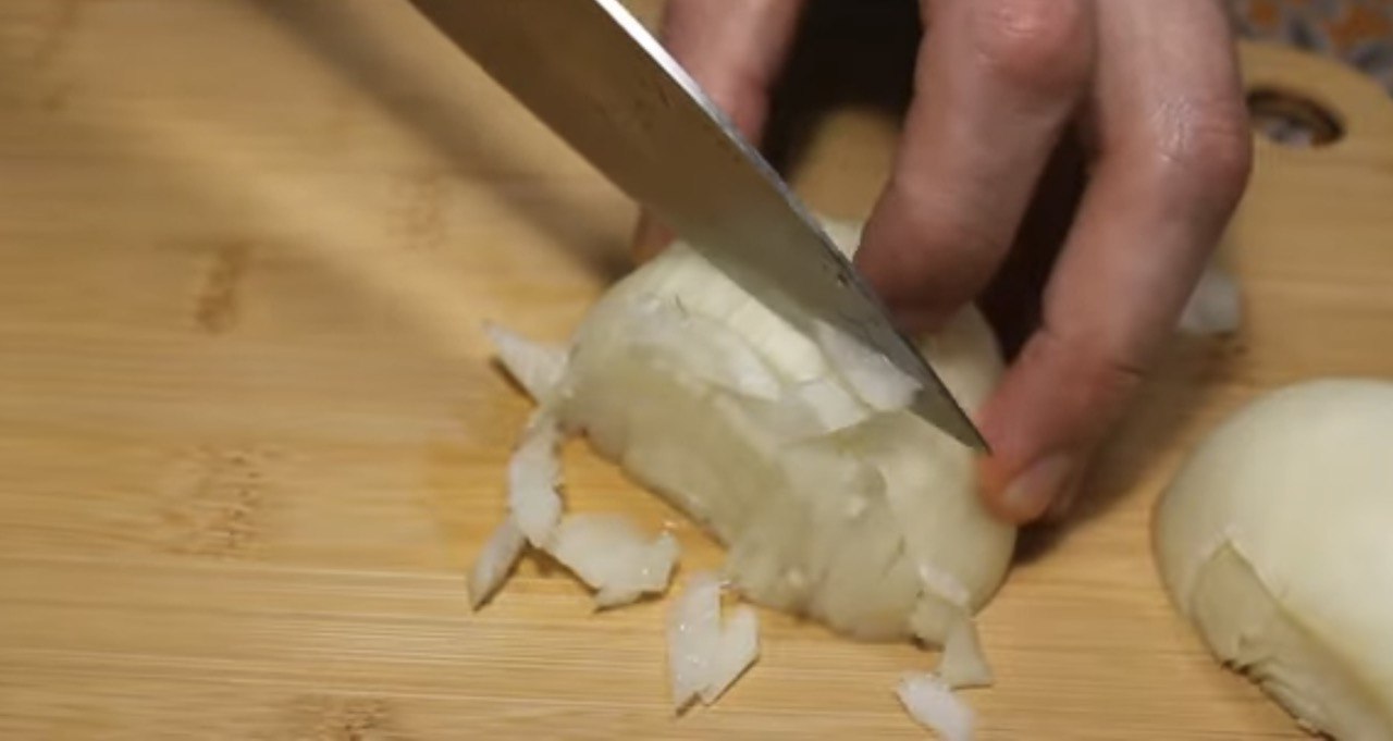 Просто и быстро: рецепт приготовления вкусных пирожков с мясом на сковороде