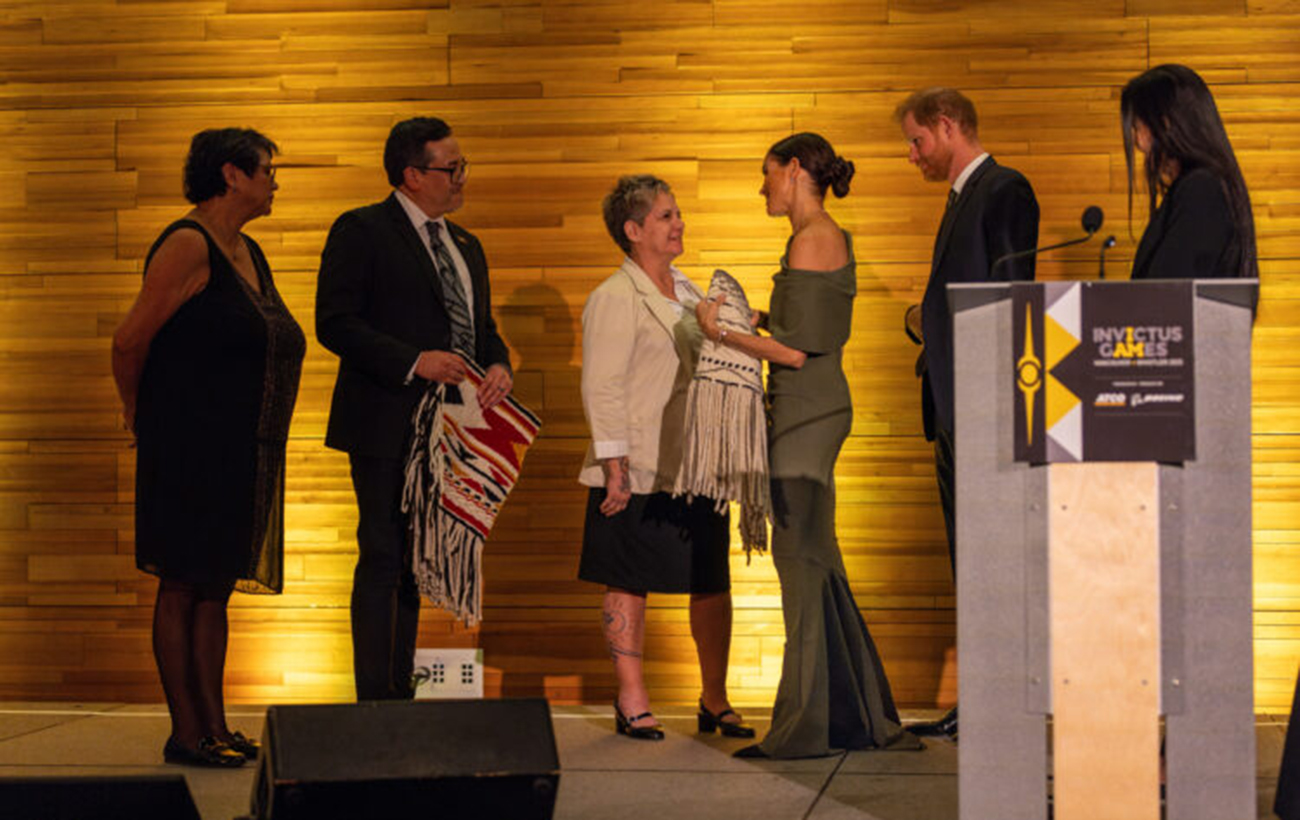 Меган Маркл в Канаде засветила украшения за 30 тысяч долларов (фото)