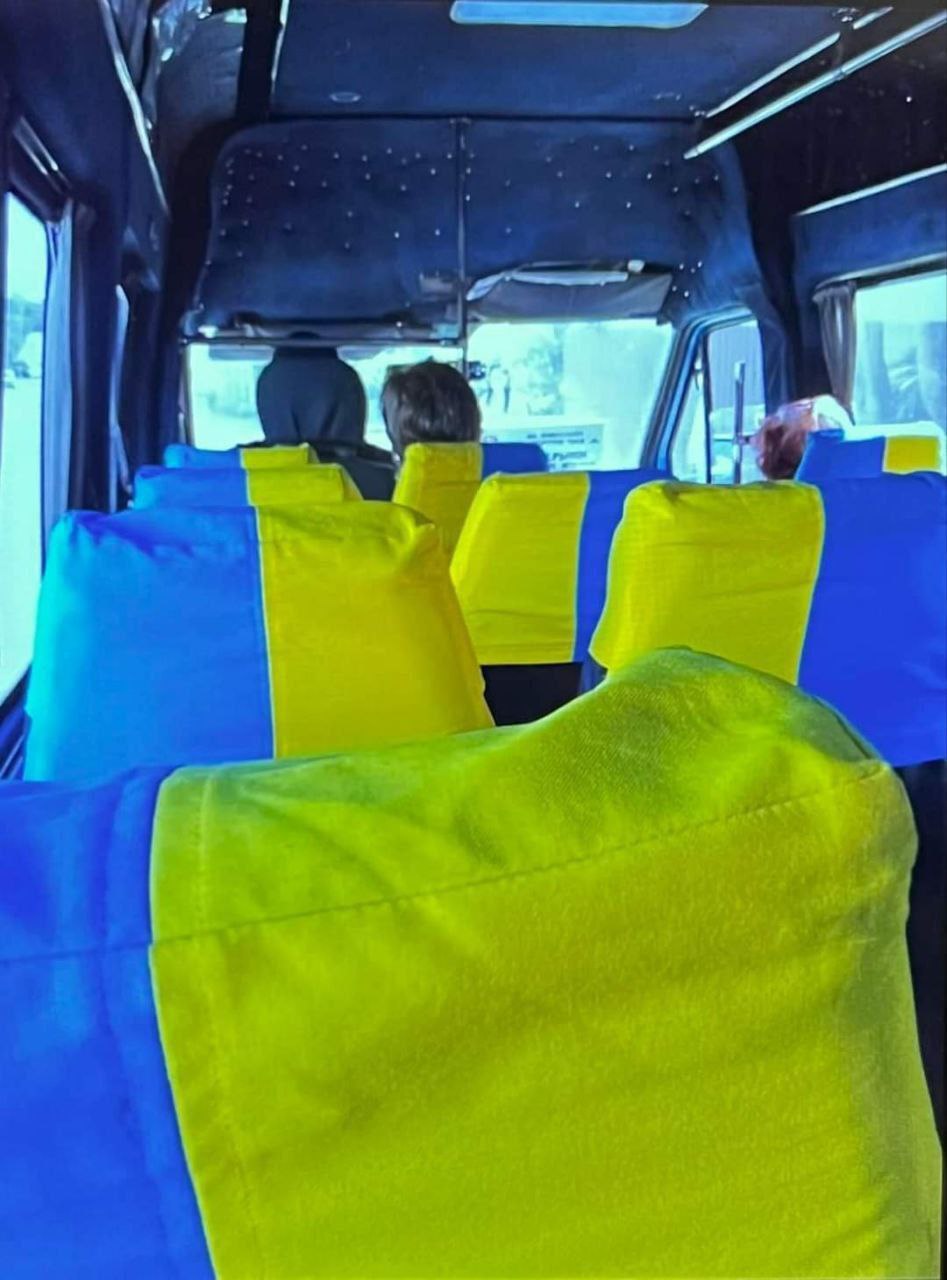 В окупованому Мелітополі їздить патріотична маршрутка: яскраві фото
