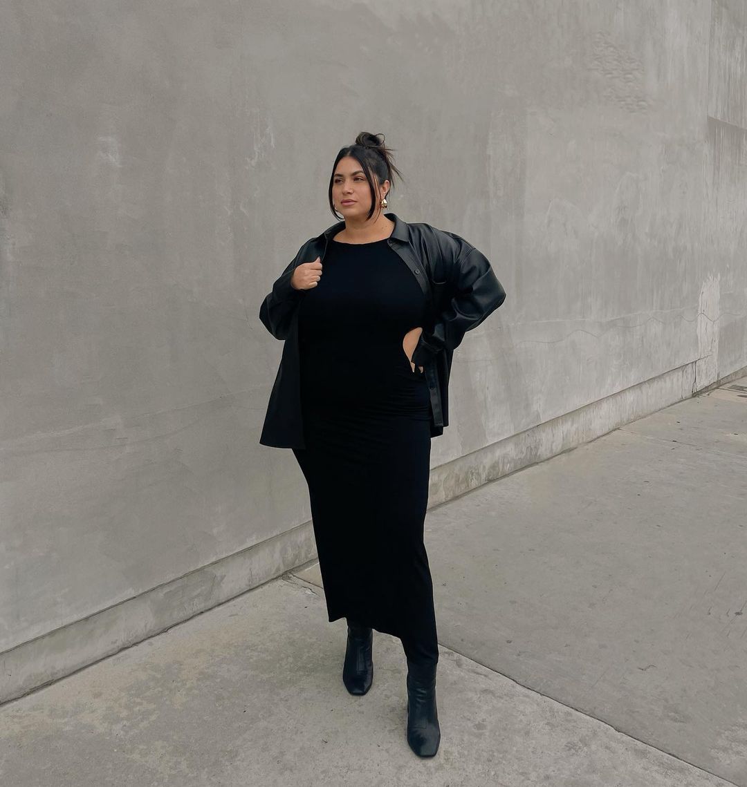 С чем носить черное платье осенью: 5 стильных образов, которые никогда не выйдут из моды