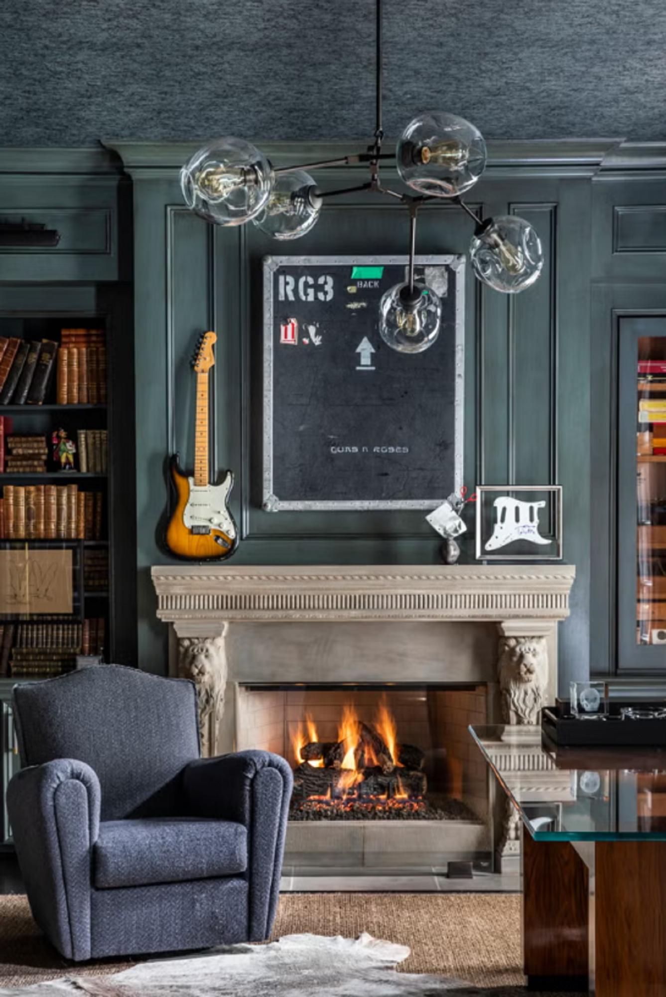 Головні тенденції дизайну вітальні у 2025 році: яскравий максималізм і вигнуті дивани