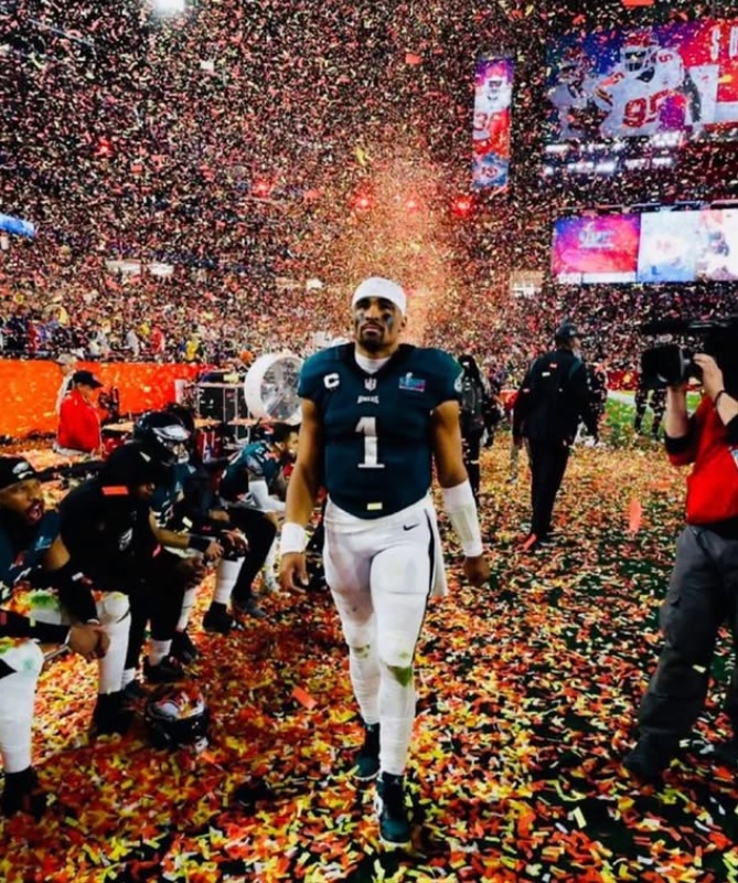 Супербоул-2025. &quot;Філадельфія Іглз&quot; взяла реванш у &quot;Канзас Чіфс&quot;: як це було