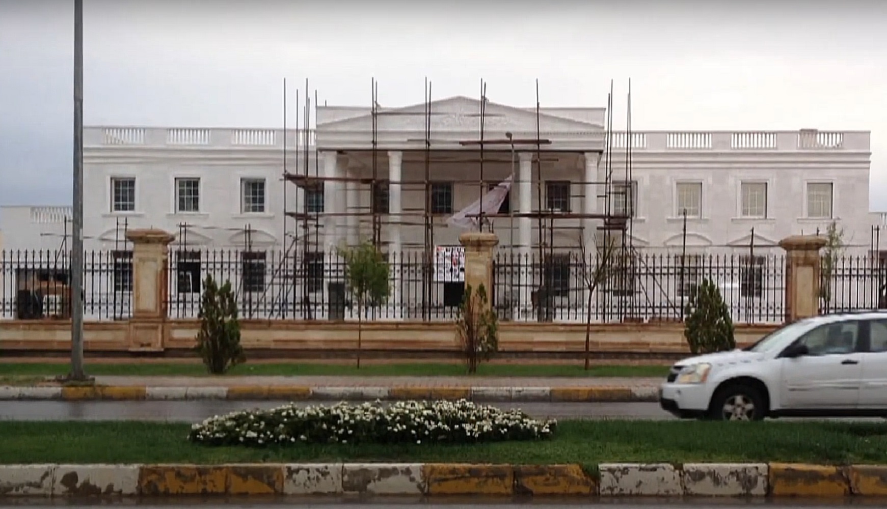 А это как сюда попало? 7 копий известных памятников в неожиданных местах