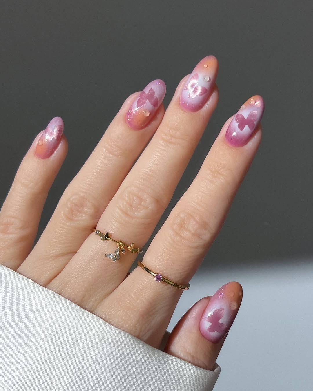 Бабочки на ногтях - самый горячий весенний тренд маникюра, который покоряет модниц во всем мире