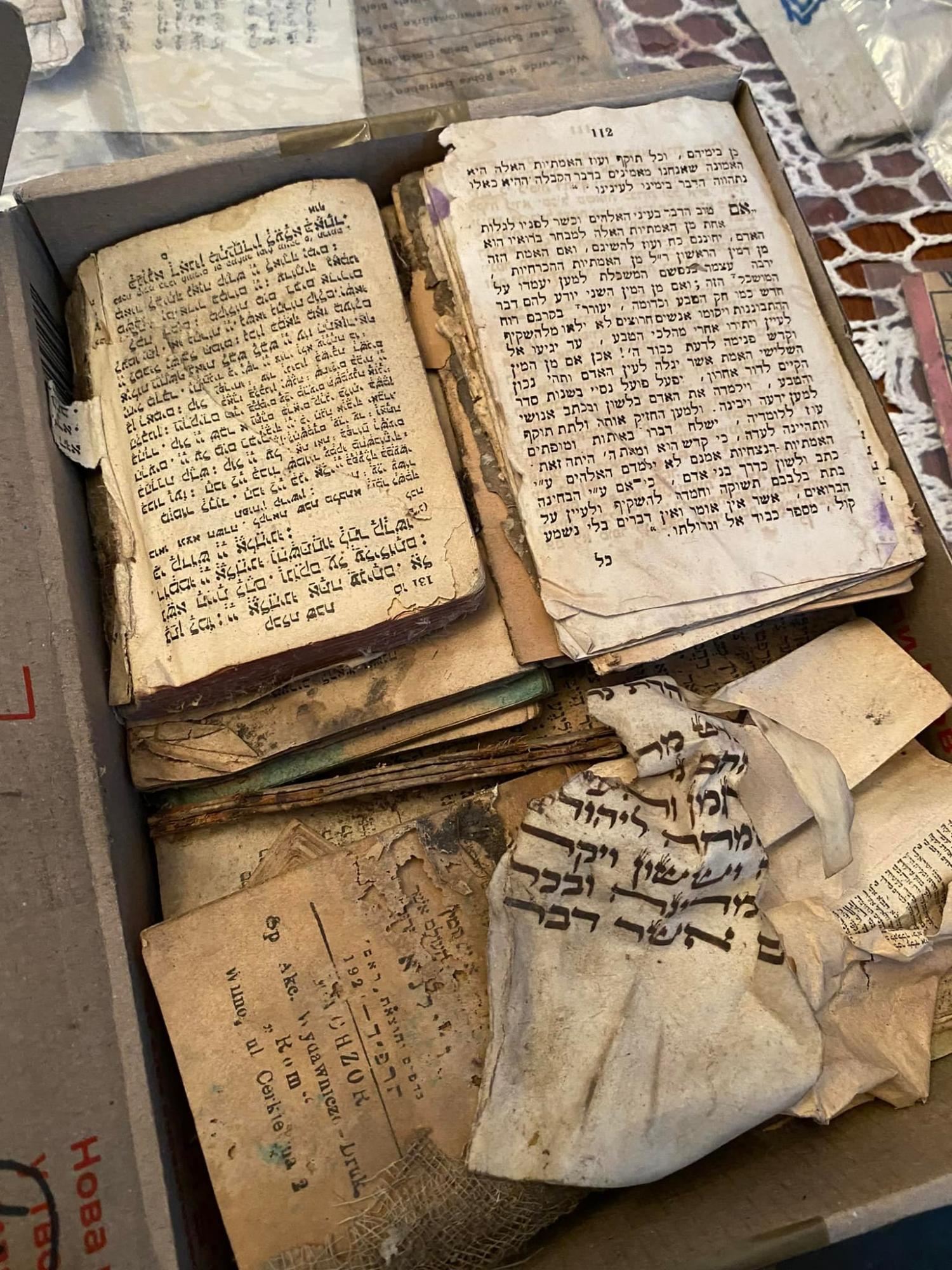 A Lviv, plus de 100 objets du ghetto juif ont été retrouvés dans une maison près d'un camp de concentration (vidéo, photo)