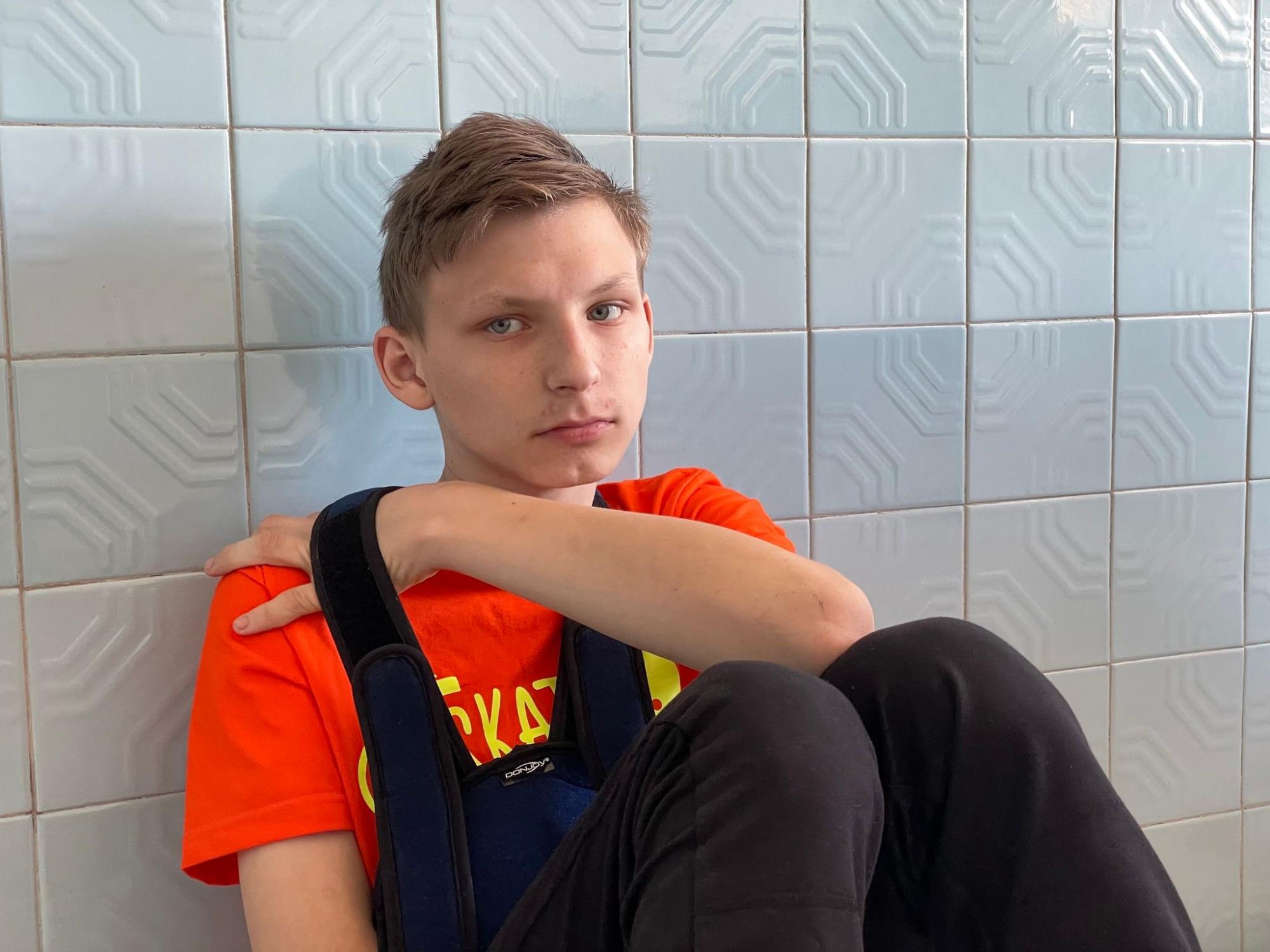 Лікарі врятували 13-річного хлопчика з Лисичанська, у якого уламок снаряда пройшов через легеню