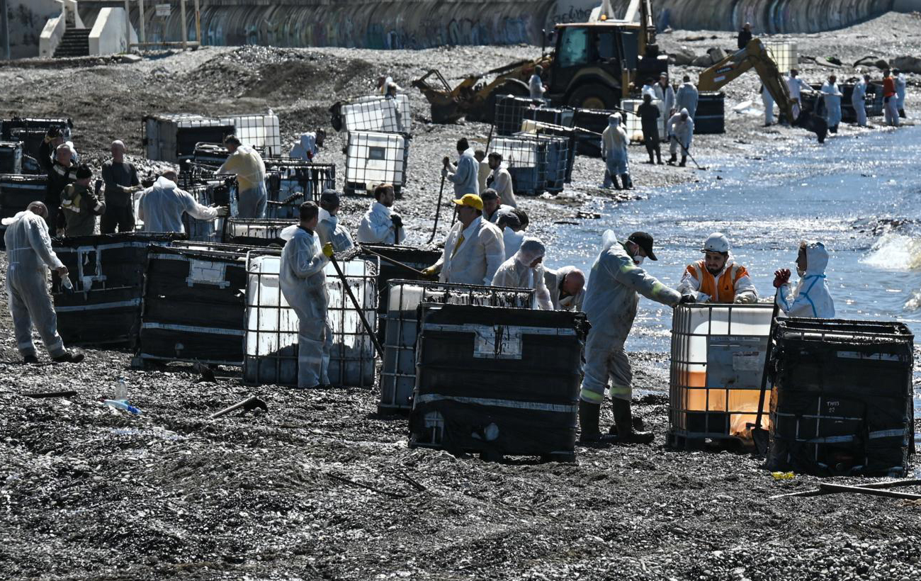 "Туапсе, у вас пропущенный!": все о тройном ударе Украины по ключевому НПЗ России