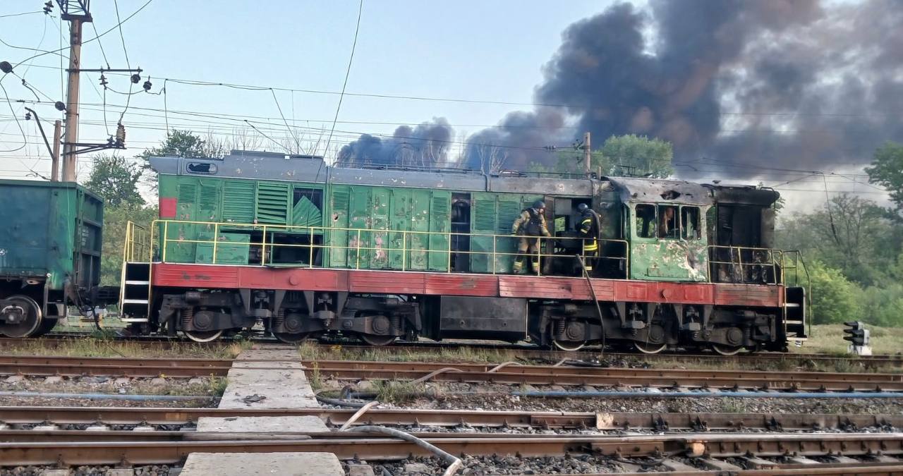 Горели детсад и железная дорога, есть раненые: все о последствиях атаки РФ после "перемирия"