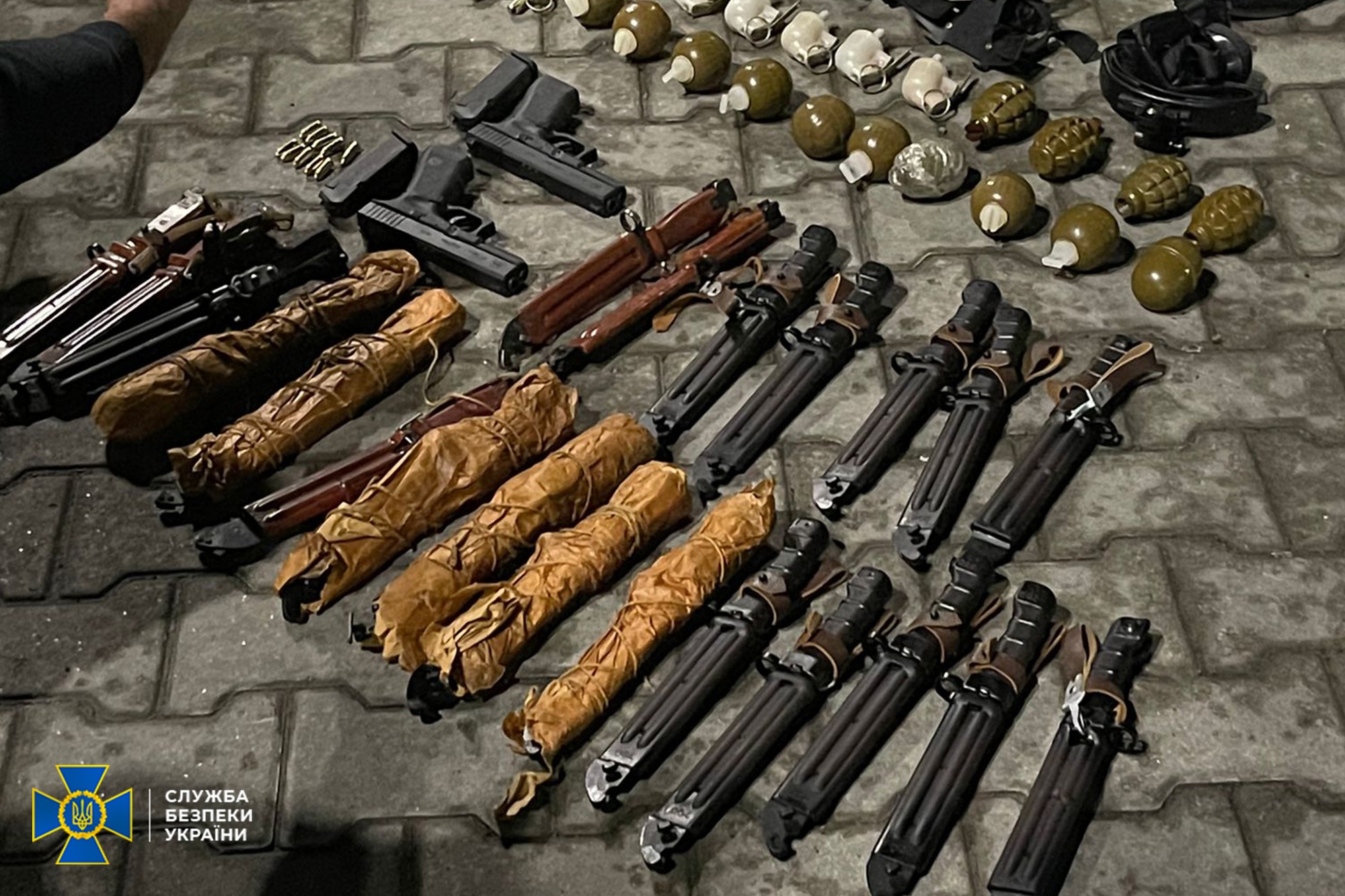 В Закарпатской области задержали торговца оружием из зоны ООС