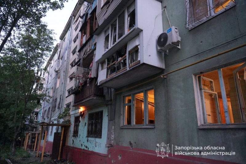 Zaporizhzhia apartment block hit in Russian attack, casualties reported