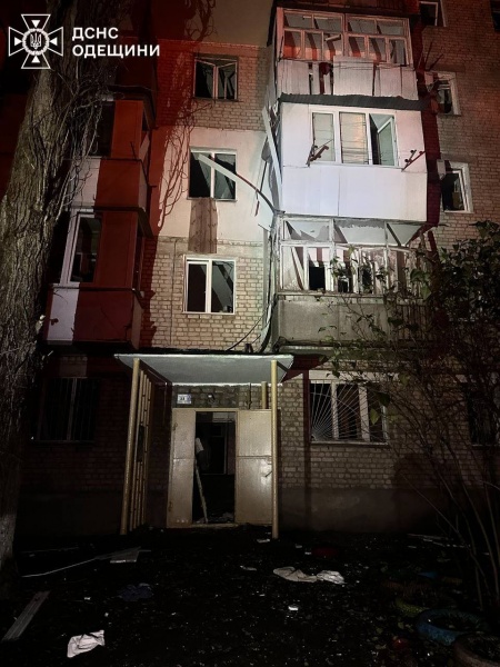 Russia launches night attack on Odesa: Flames, damage and injuries reported