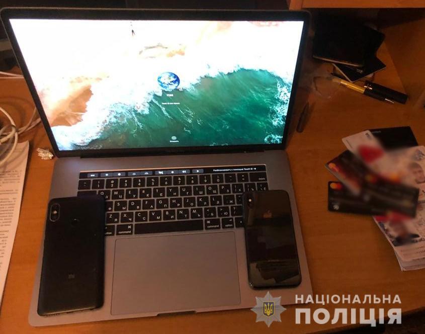 Украинец под видом девушки грабил мужчин на сайтах знакомств: как работала его схема