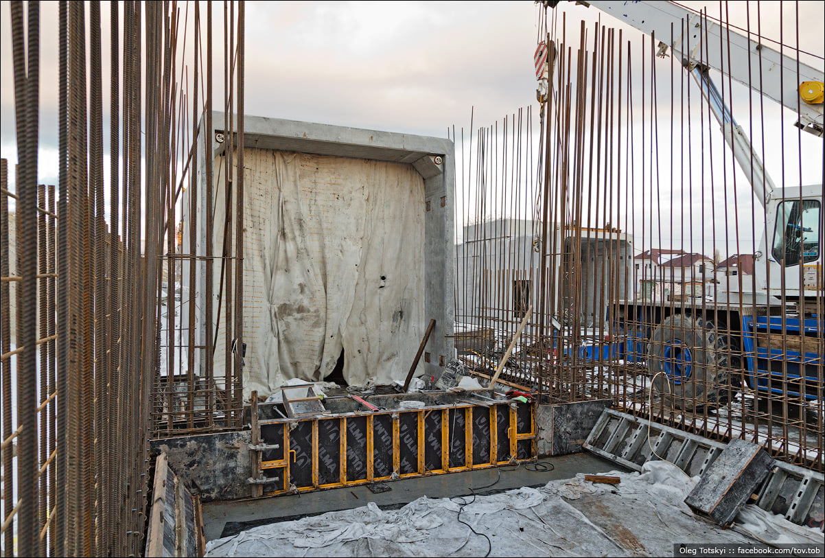 Киянам показали, як будується метро на Троєщину (фото)